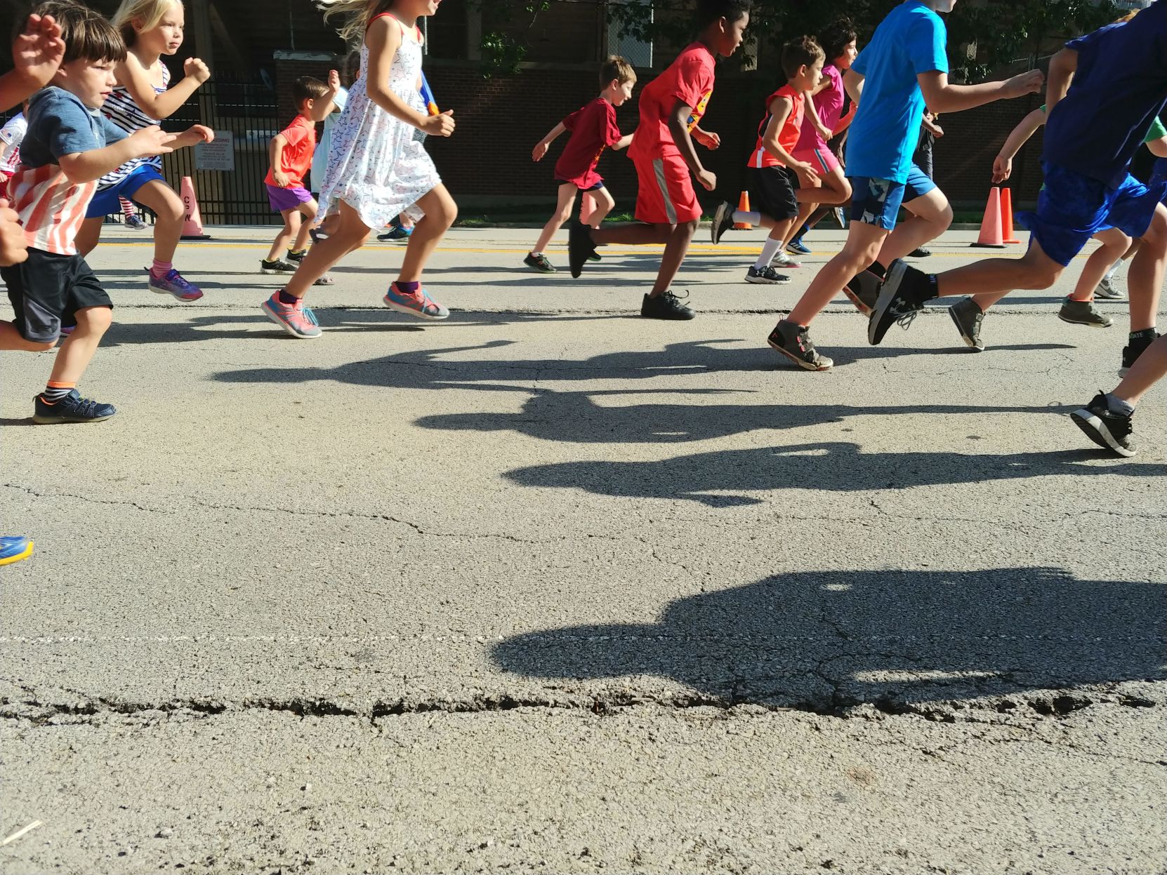 0705 loca youth run shoes.jpg